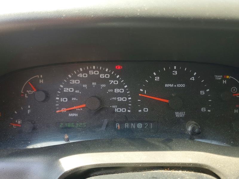 2004 Ford F-250 super duty VIN 1FTNF20L24ED68327 COPART salvage auction — MINOR DENT/SCRATCHES, CA - DIS/DLR/EXP ONLY CLEAN TITLE, sold $450 on 2026-07-09 (photo 9)