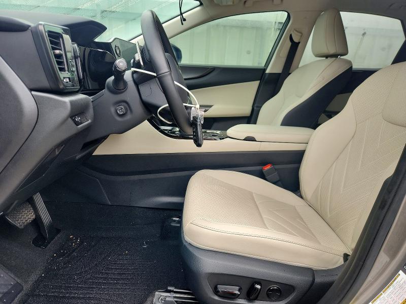 2025 Lexus VIN JTJHKCEZ1S2041022 COPART salvage auction — WATER/FLOOD, La - Cert Of Title-Salvage Flood, sold $26,750 on 2026-07-02 (photo 7)