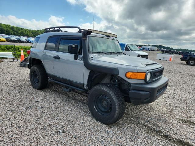 2013 Toyota Fj cruiser VIN JTEBU4BF5DK168177 COPART salvage auction — MECHANICAL, Nc - Dealer Only Clean Title, sold $11,200 on 2026-07-14 (photo 4)
