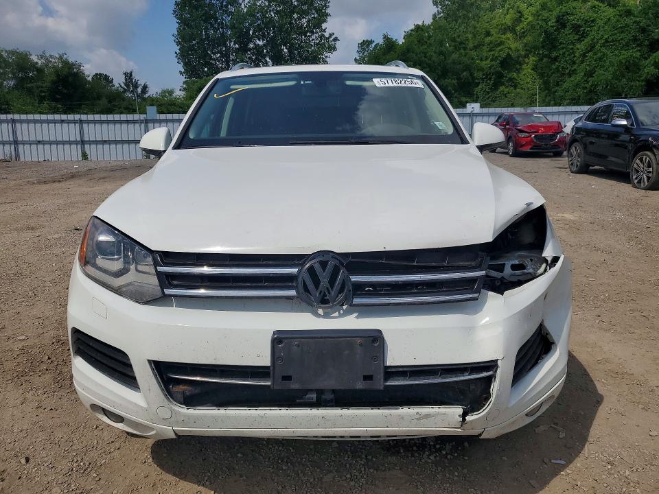 2014 Volkswagen Touareg VIN WVGEF9BP3ED006728 COPART salvage auction — FRONT END, On - Permit Salvage, sold $1,200 on 2026-07-14 (photo 5)