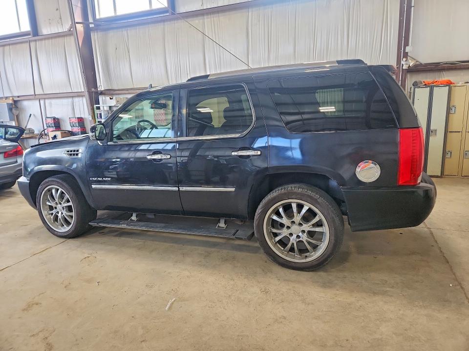 2011 Cadillac Escalade VIN 1GYS4BEF5BR194488 COPART salvage auction — MECHANICAL, Ab - Bos - Salvage, sold $1,800 on 2026-07-09 (photo 2)