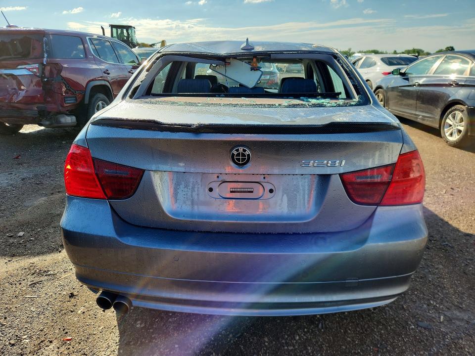 2011 BMW 3er VIN WBAPK5G57BNN31545 COPART salvage auction — ROOF, Il - Salvage Certificate, sold $325 on 2026-07-28 (photo 6)