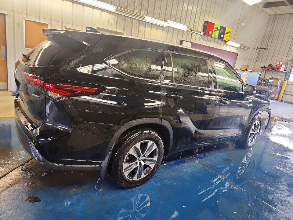2026 Toyota Highlander hybrid VIN 5TDKBRCH6TS705413 COPART salvage auction — FRONT END, VA - CERT OF TITLE - SALVAGE, sold $5,300 on 2026-07-30 (photo 3)