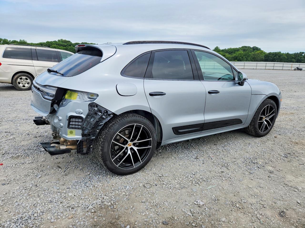 2023 Porsche Macan VIN WP1AA2A52PLB07873 COPART salvage auction — Rear End, NC - SALVAGE CERTIFICATE OF TITLE, sold $30,500 on 2026-07-01 (photo 3)