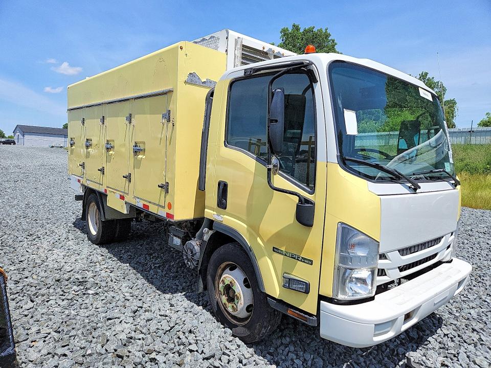 2016 Isuzu Npr VIN 54DC4W1B4GS814117 COPART salvage auction — MINOR DENT/SCRATCHES, MI - DEALER ONLY CLEAN TITLE (P), sold $3,450 on 2026-07-08 (photo 4)