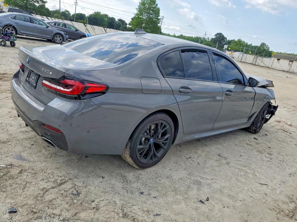 2022 BMW 5er VIN WBA33AG0XNCK81050 COPART salvage auction — FRONT END, Salvage Title, sold $14,400 on 2026-08-04 (photo 3)