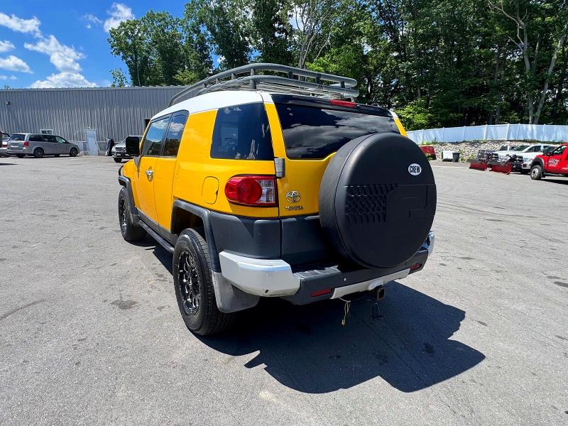 2007 Toyota Fj cruiser VIN JTEBU11F470029965 COPART salvage auction — MINOR DENT/SCRATCHES, Nj - Certificate Of Title, sold $5,500 on 2026-07-14 (photo 2)