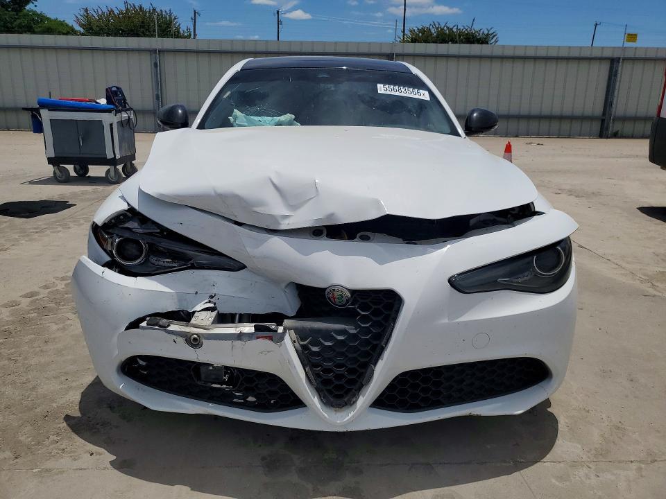 2020 Alfa romeo VIN ZARFAMAN3L7636972 COPART salvage auction — FRONT END, Tx - Salvage Vehicle Title, sold $1,850 on 2026-07-16 (photo 5)