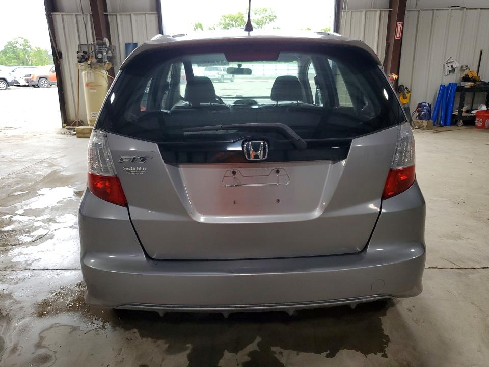 2009 Honda Fit VIN JHMGE88429S018375 COPART salvage auction — NORMAL WEAR, Pa - Non Public Clean Title, sold $825 on 2026-07-29 (photo 6)