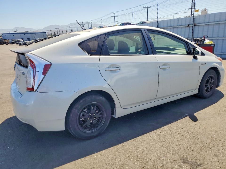 2015 Toyota Prius VIN JTDKN3DU8F2002133 COPART salvage auction — MINOR DENT/SCRATCHES, Ca - Salvage Certificate, sold $1,650 on 2026-07-13 (photo 3)