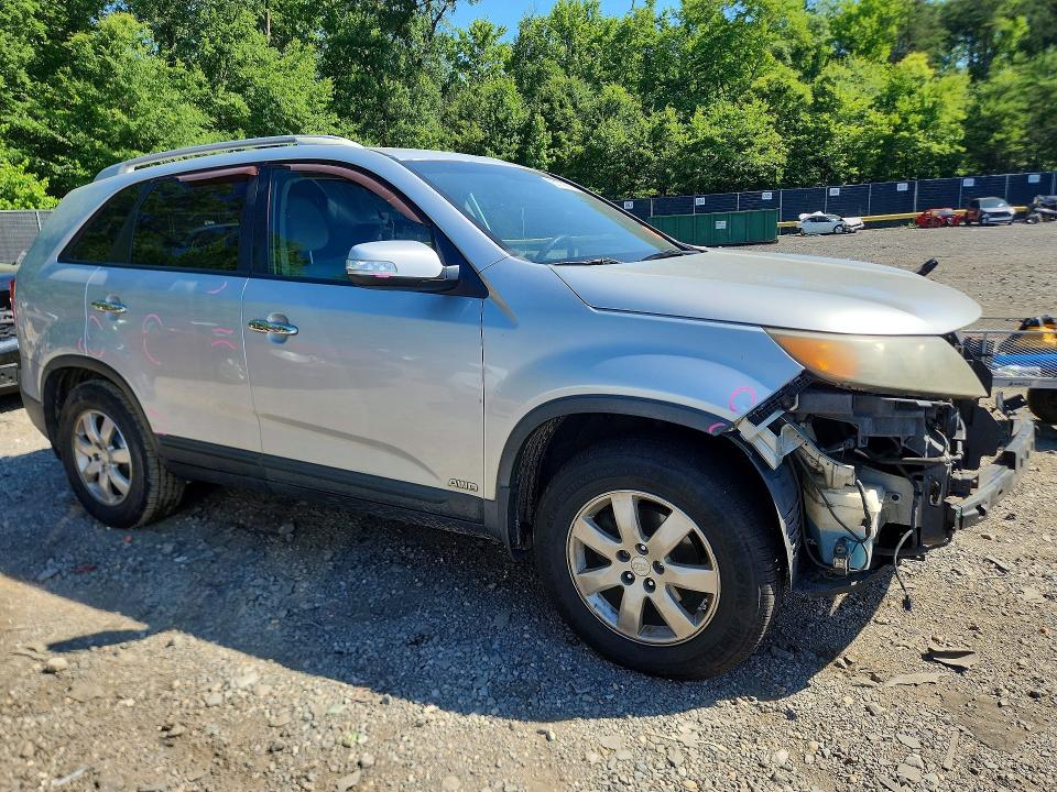 2011 Kia Sorento VIN 5XYKTCA18BG144160 COPART salvage auction — FRONT END, Md - Cert Of Salvage > 75% Damage, sold $900 on 2026-07-10 (photo 4)