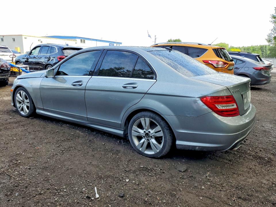 2012 Mercedes-benz C-klasse VIN WDDGF8BB1CA605899 COPART salvage auction — SIDE, Salvage Title, sold $1,900 on 2026-07-14 (photo 2)