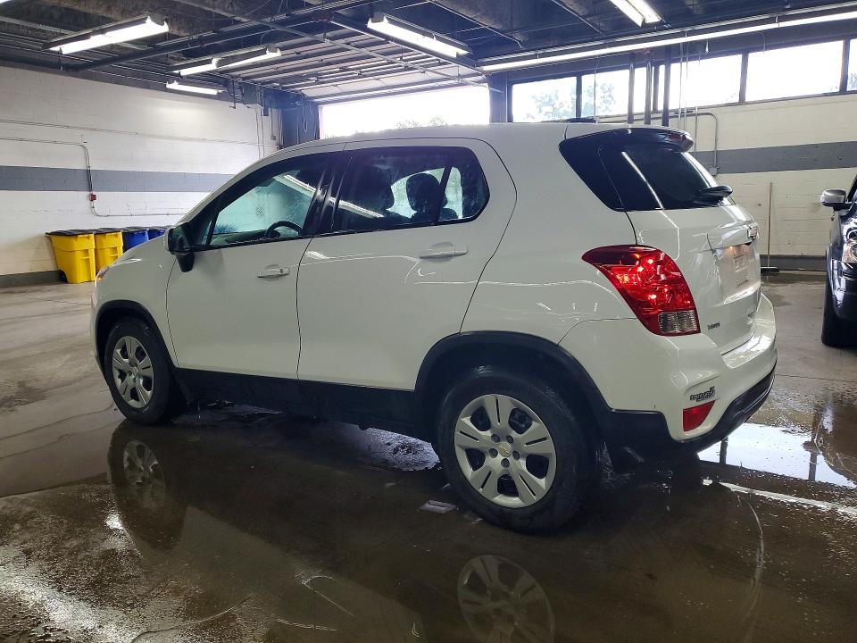 2018 Chevrolet Trax VIN KL7CJKSB2JB721069 COPART salvage auction — UNDERCARRIAGE, Il - Cert Of Title-Corrected, sold $1,600 on 2026-07-09 (photo 2)