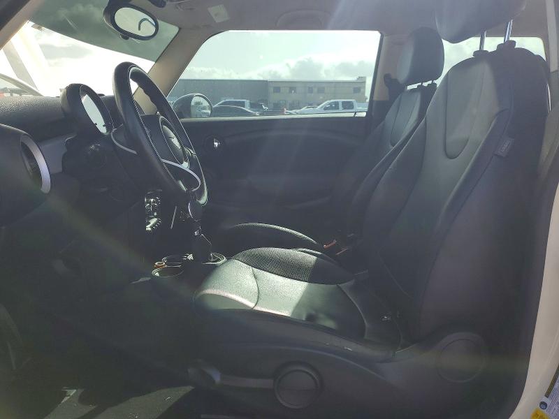 2011 Mini Cooper VIN WMWSU3C54BT091391 COPART salvage auction — WATER/FLOOD, Tx - Salvage Title-Flood Damage, sold $175 on 2026-08-03 (photo 7)
