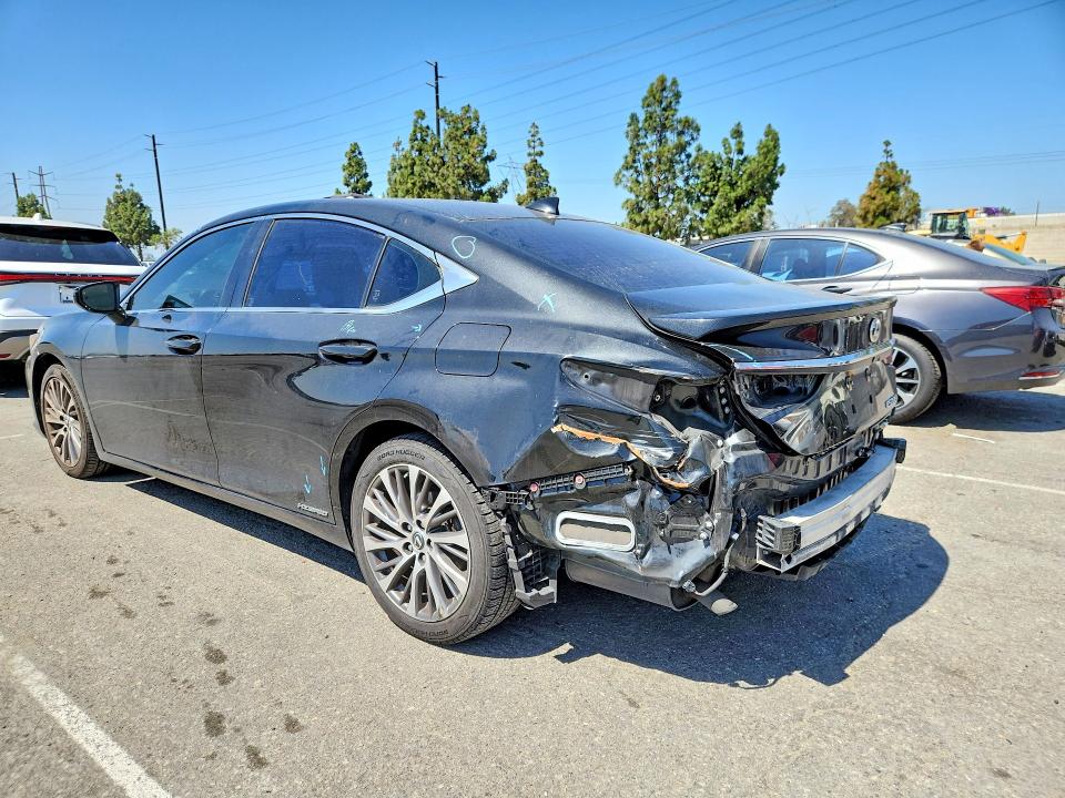 2019 Lexus VIN JTHB21B18K2004401 COPART salvage auction — REAR END, Salvage Title, sold $2,500 on 2026-07-21 (photo 2)