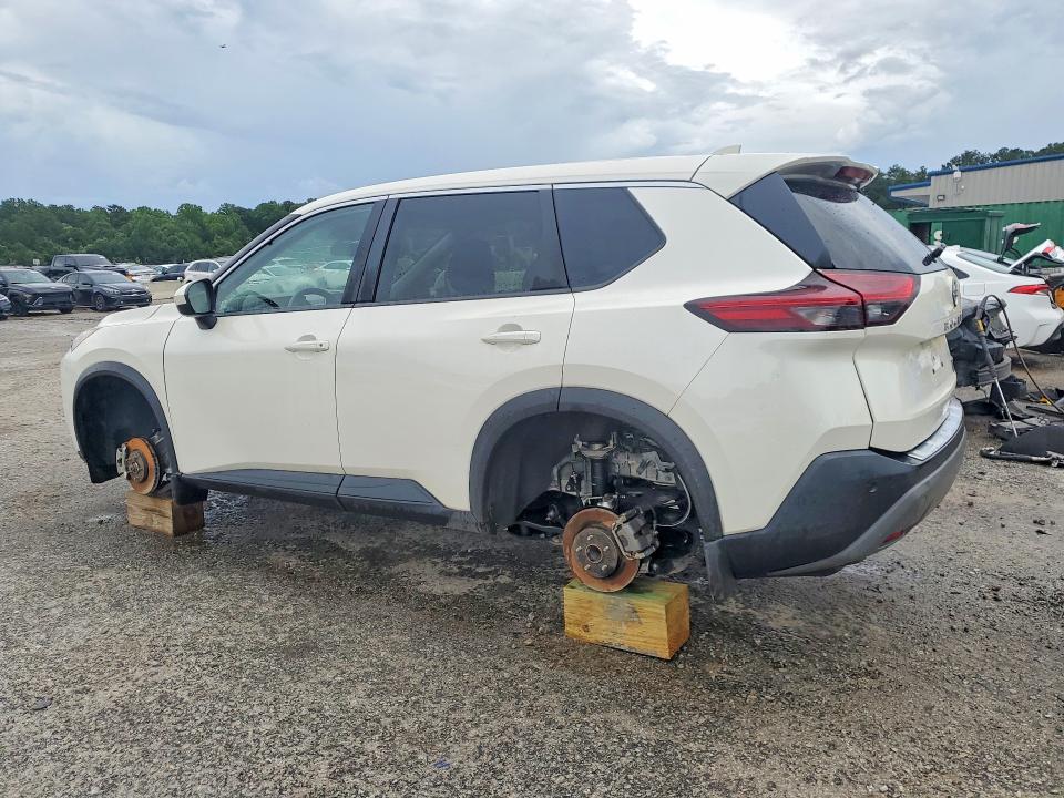 2023 Nissan Rogue VIN JN8BT3BA5PW435566 COPART salvage auction — MINOR DENT/SCRATCHES, Ct - Clean Title, sold $3,100 on 2026-07-28 (photo 2)