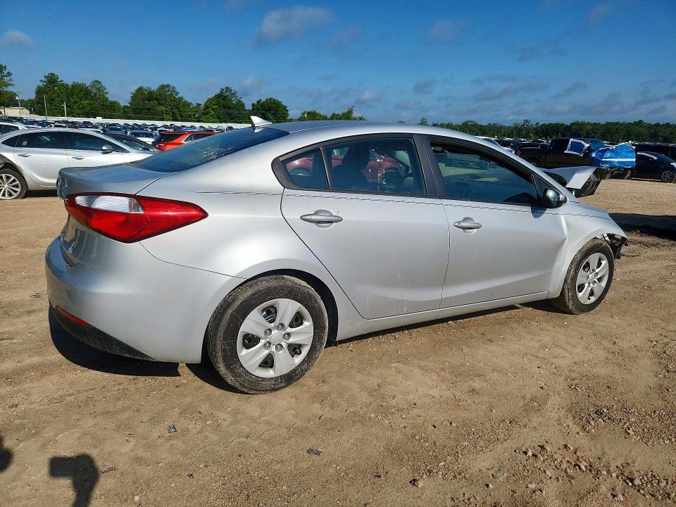 2015 Kia VIN KNAFK4A67F5343282 COPART salvage auction — FRONT END, Fl - Cert Of Title Slvg Rebuildable, sold $725 on 2026-07-17 (photo 3)