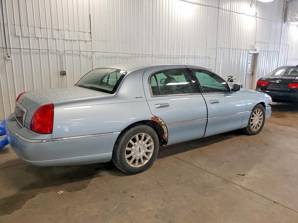 2007 Linc Continental VIN 1LNHM81V67Y625042 COPART salvage auction — FRONT END, MN - CERTIFICATE OF TITLE, sold $550 on 2026-07-02 (photo 3)