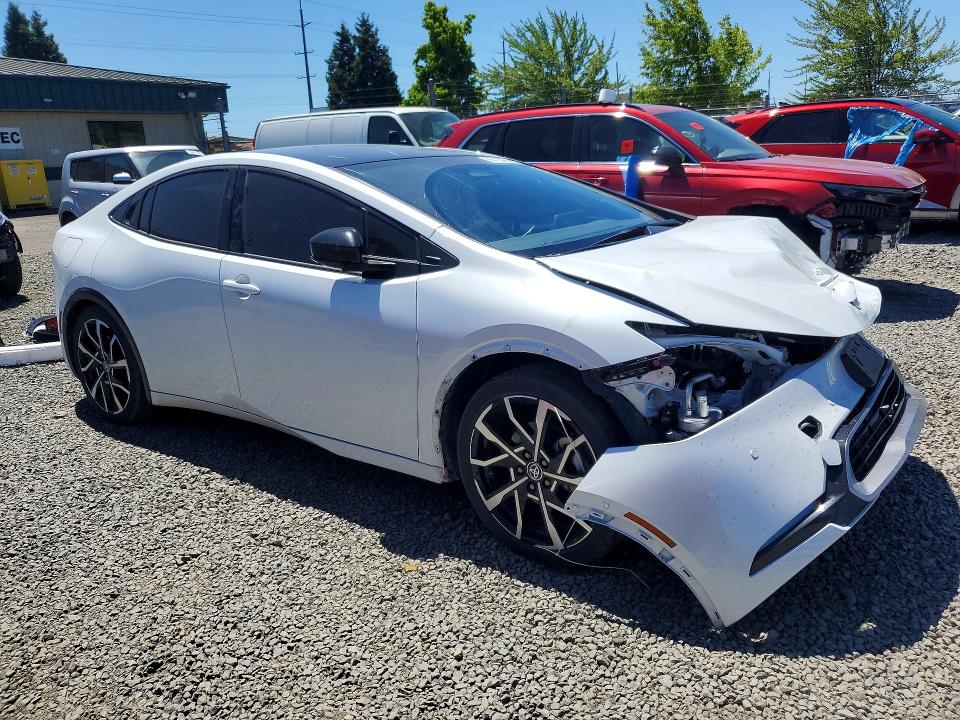 2024 Toyota Prius VIN JTDACACU8R3034747 COPART salvage auction — FRONT END, Or - Salvage Title Certificate, sold $15,800 on 2026-08-18 (photo 4)