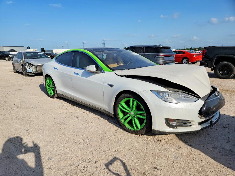2014 Tesla Model s VIN 5YJSA1H14EFP43682 COPART salvage auction — FRONT END, Tx - Salvage Vehicle Title, sold $725 on 2026-07-28 (photo 4)