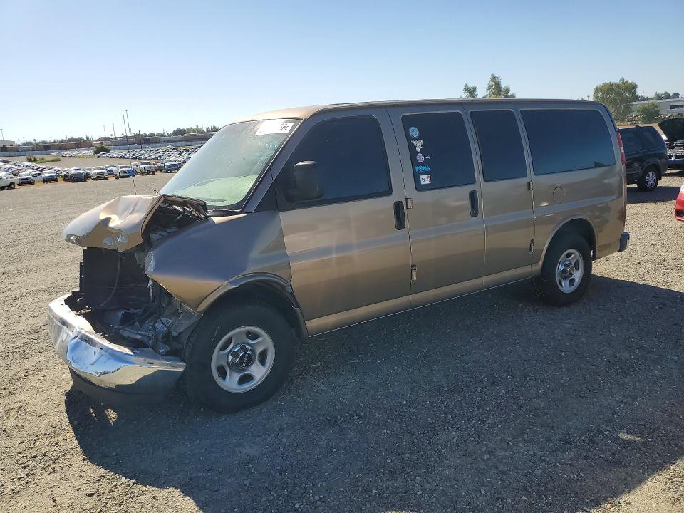 2004 Gmc Savana VIN 1GKFG15T041140679 COPART salvage auction — FRONT END, CA - SALVAGE CERTIFICATE, sold $825 on 2026-07-02 (photo 1)