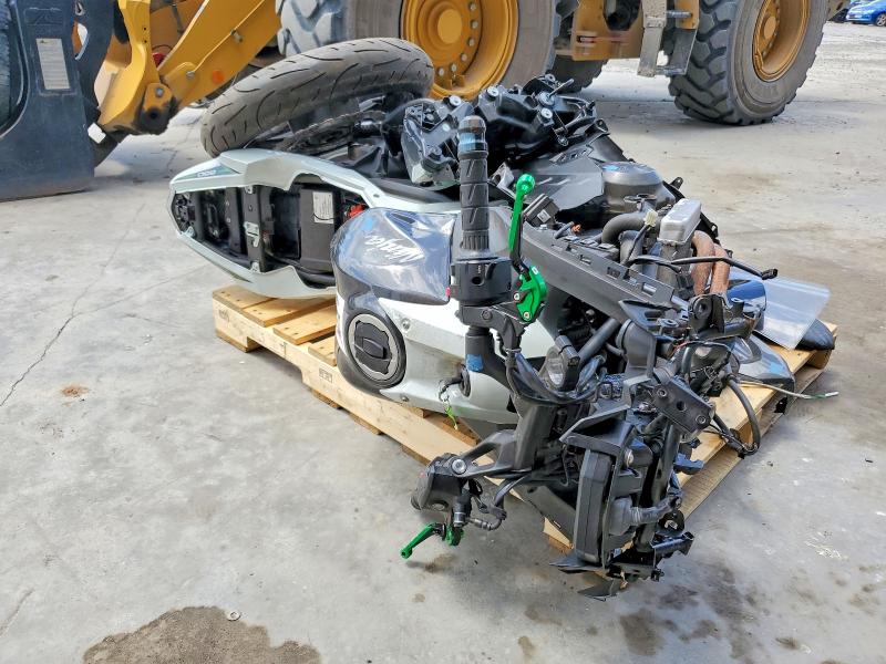 2022 Kawasaki Ex650 VIN ML5EXEM16NDA65496 COPART salvage auction — ALL OVER, Va - Cert Of Title - Salvage, sold $200 on 2026-07-02 (photo 5)