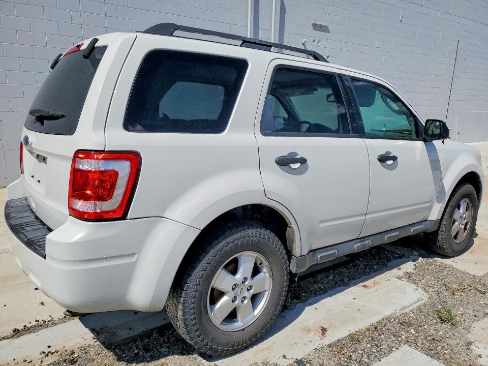 2011 Ford VIN 1FMCU0D78BKA38779 COPART salvage auction — MINOR DENT/SCRATCHES, Wa - Vehicle Cert Of Ownership-Titl, sold $325 on 2026-07-09 (photo 3)