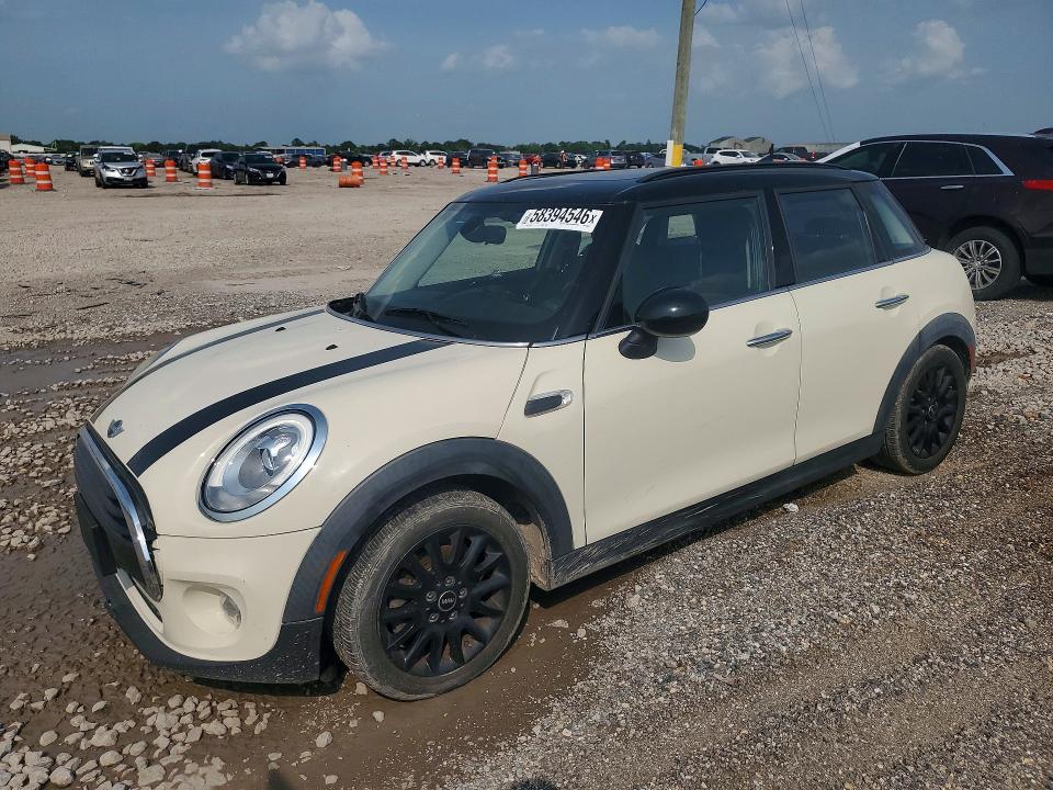 2016 Mini Cooper VIN WMWXU1C5XG2D12096 COPART salvage auction — MINOR DENT/SCRATCHES, Tx - Certificate Of Title, sold $575 on 2026-07-09 (photo 1)
