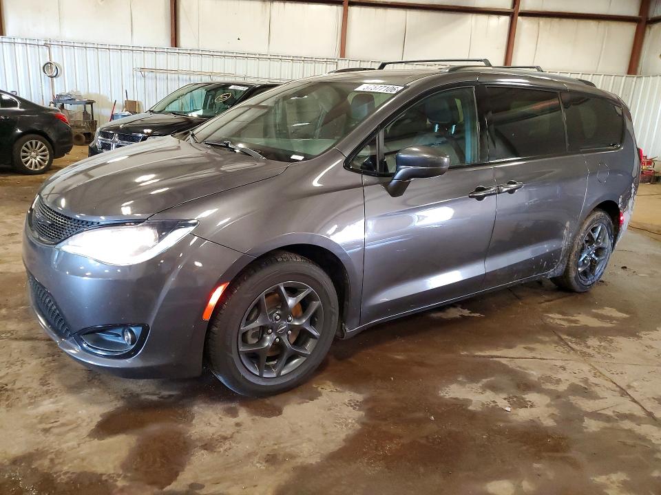 2018 Chrysler VIN 2C4RC1BG3JR353970 COPART salvage auction — SIDE, Mi - Certificate Of Title, sold $2,100 on 2026-07-17 (photo 1)