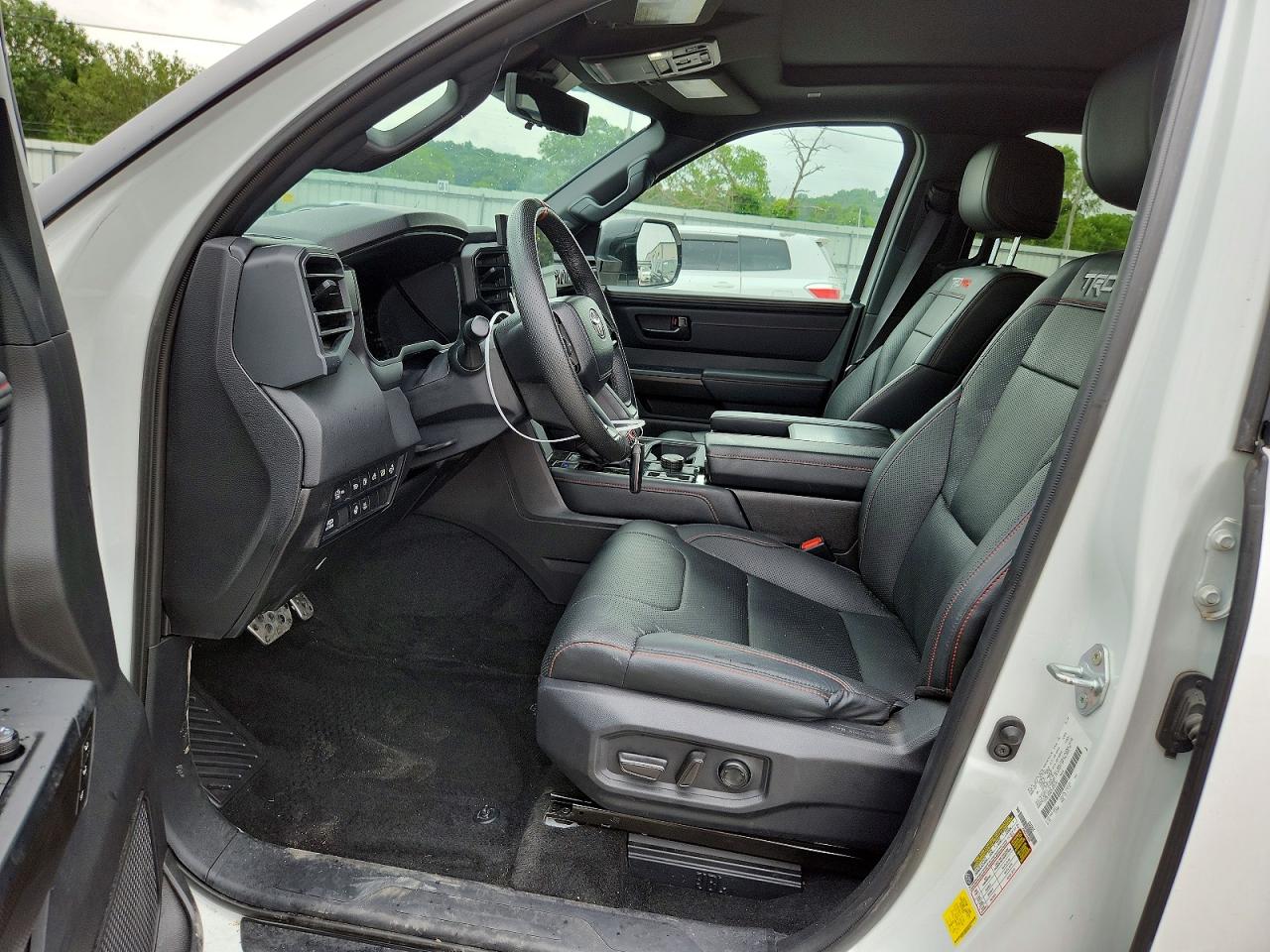 2024 Toyota Tundra VIN 5TFPC5DB6RX060142 COPART salvage auction — Side, TN - SALVAGE CERTIFICATE, sold $38,250 on 2026-06-29 (photo 7)