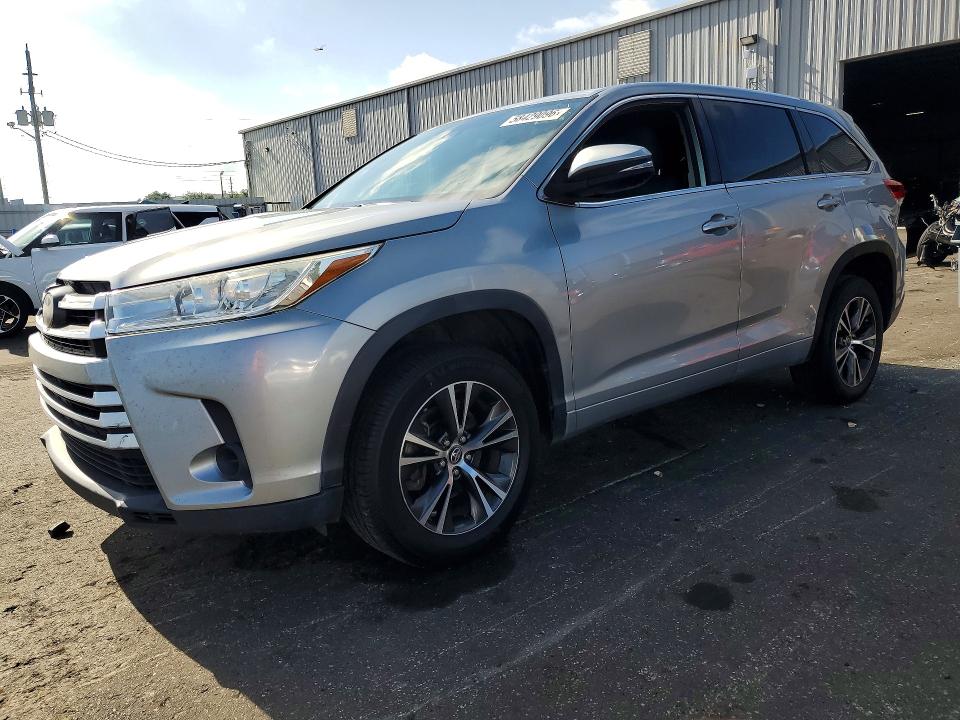2018 Toyota VIN 5TDZZRFHXJS243165 COPART salvage auction — MINOR DENT/SCRATCHES, Fl - Certificate Of Title (P), sold $8,700 on 2026-07-28 (photo 1)