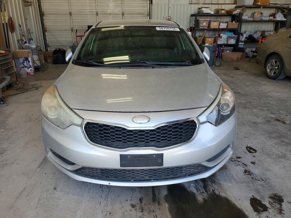 2014 Kia Forte VIN KNAFK4A65E5125551 COPART salvage auction — REAR END, Tx - Salvage Vehicle Title, sold $325 on 2026-07-24 (photo 5)