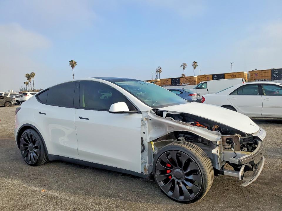 2022 Tesla Model y VIN 7SAYGDEF8NF488743 COPART salvage auction — FRONT END, Ca - Salvage Certificate, sold $9,900 on 2026-07-24 (photo 4)
