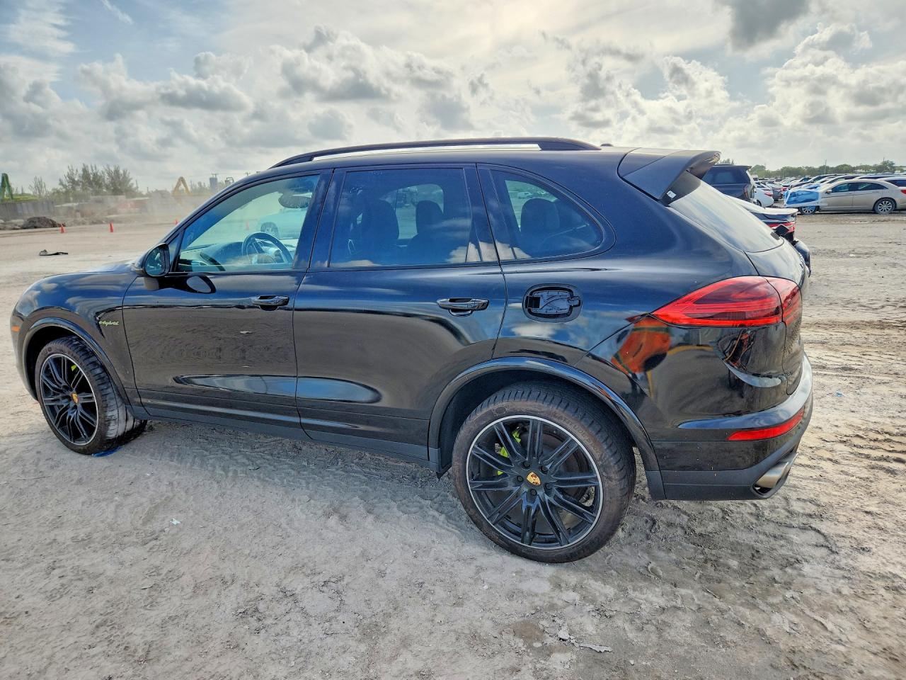 2017 Porsche Cayenne VIN WP1AE2A27HLA74946 COPART salvage auction — Minor Dent/Scratches, MT - CERTIFICATE OF TITLE, sold $5,400 on 2026-07-02 (photo 2)