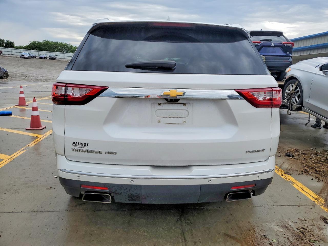 2021 Chevrolet Traverse VIN 1GNEVKKW9MJ253166 COPART salvage auction — Front End, KY - CERT OF TITLE-SALVAGE, sold $5,500 on 2026-07-09 (photo 6)