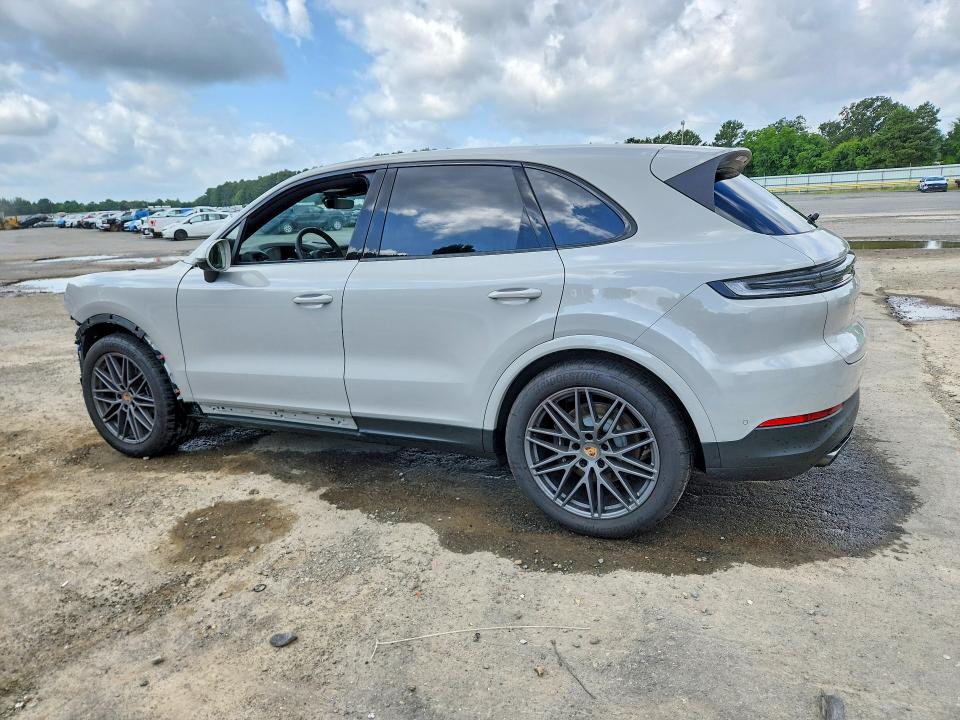 2025 Porsche Cayenne VIN WP1AA2AY7SDA07040 COPART salvage auction — FRONT END, LA - CERT OF TITLE-SALVAGE, sold $32,500 on 2026-07-30 (photo 2)