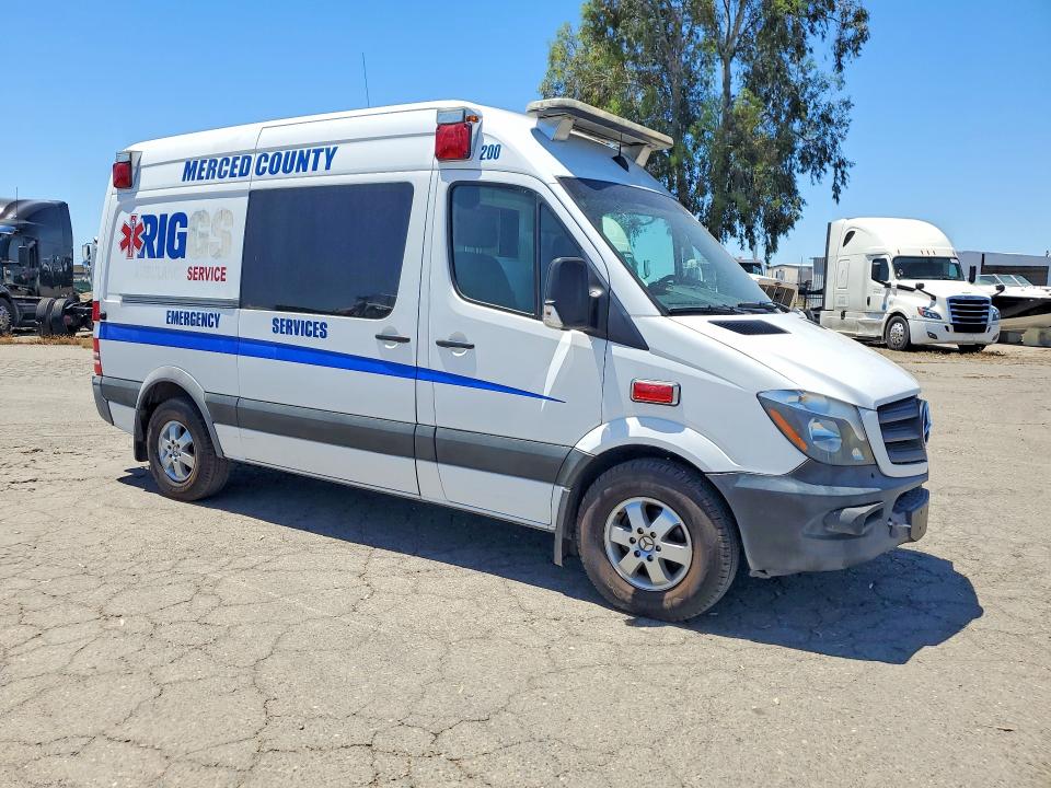 2017 Mercedes-benz Sprinter VIN WDAPE7CD8HP412907 COPART salvage auction — NORMAL WEAR, Ca - Dis/Dlr/Exp Only Clean Title, sold $2,650 on 2026-07-08 (photo 4)