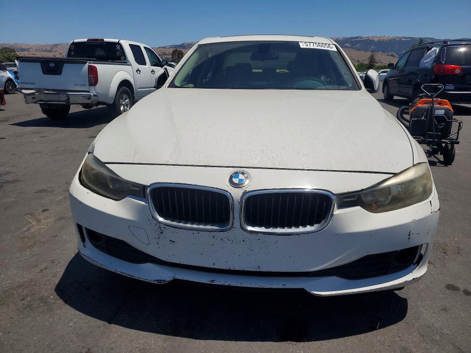 2013 BMW 3 series VIN WBA3B1C54DF462369 COPART salvage auction — REAR END, CA - SALVAGE CERTIFICATE, sold $500 on 2026-08-06 (photo 5)