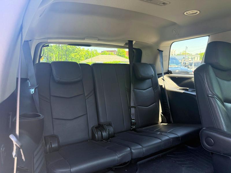 2020 Cadillac Escalade VIN 1GYS4BKJ6LR156326 COPART salvage auction — MINOR DENT/SCRATCHES, Ny - Certificate Of Title (P), sold $13,300 on 2026-07-21 (photo 5)