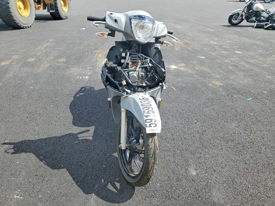 2022 Piaggio VIN ZAPM898G1N7003194 COPART salvage auction — FRONT END, Or - Salvage Title Certificate, sold $80 on 2026-07-09 (photo 2)