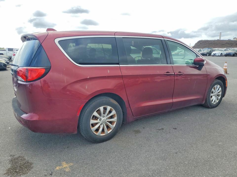 2018 Chrysler VIN 2C4RC1CG9JR171222 COPART salvage auction — MINOR DENT/SCRATCHES, Fl - Certificate Of Title (P), sold $775 on 2026-07-13 (photo 3)