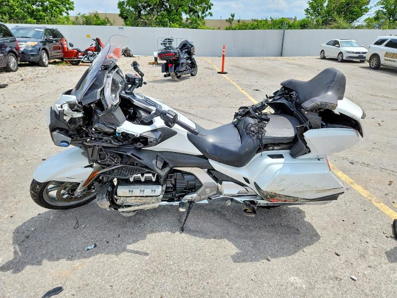 2018 Honda VIN JH2SC7951JK003025 COPART salvage auction — SIDE, Mo - Salvage Certificate Of Title, sold $4,300 on 2026-07-30 (photo 3)