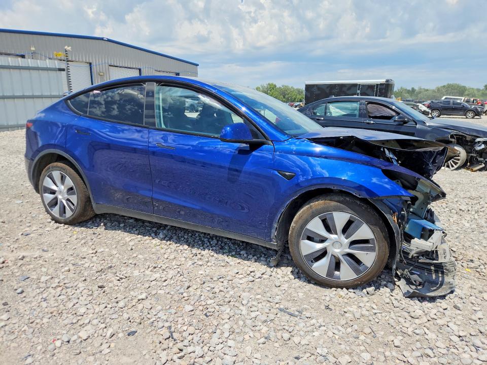 2023 Tesla Model y VIN 7SAYGDEE0PA192655 COPART salvage auction — FRONT END, IL - SALVAGE CERTIFICATE, sold $5,000 on 2026-07-27 (photo 4)