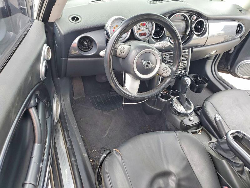 2005 Mini Cooper VIN WMWRC33455TJ64829 COPART salvage auction — FRONT END, TX - SALVAGE VEHICLE TITLE, sold $325 on 2026-07-09 (photo 8)
