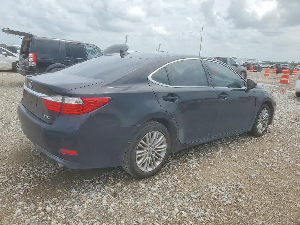 2015 Lexus VIN JTHBK1GGXF2179946 COPART salvage auction — MINOR DENT/SCRATCHES, Tx - Salvage Vehicle Title, sold $3,450 on 2026-07-13 (photo 3)