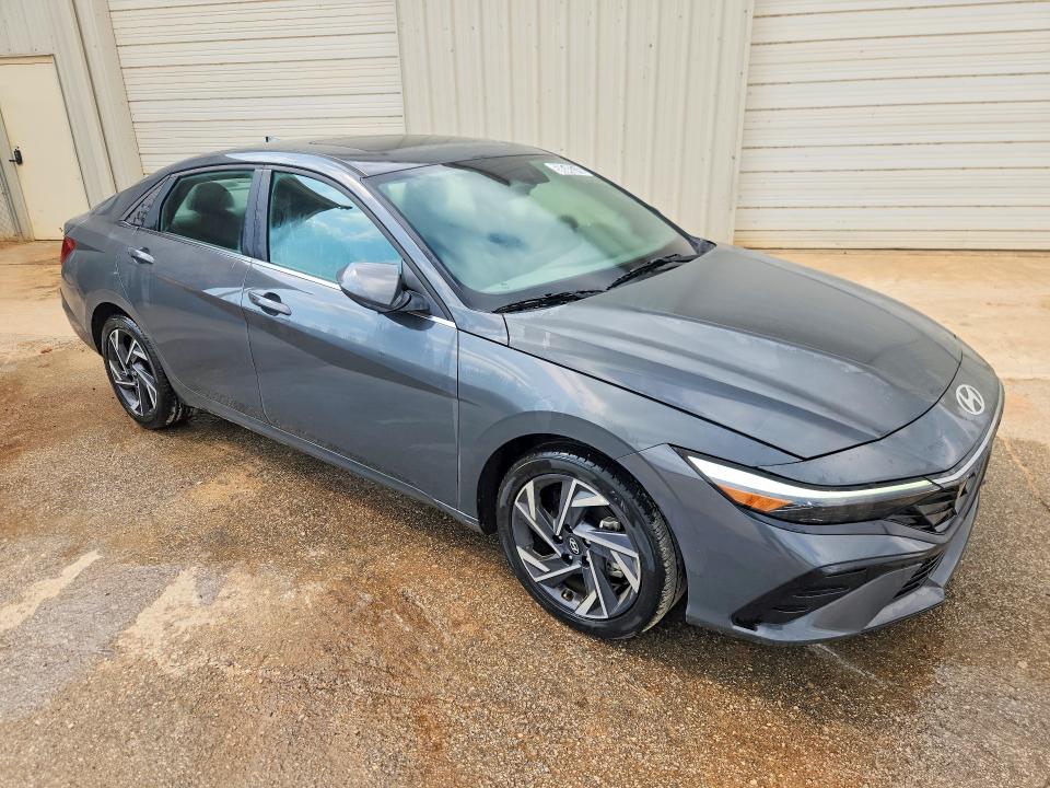 2024 Hyundai Elantra VIN KMHLS4DG2RU835458 COPART salvage auction — MINOR DENT/SCRATCHES, AL - CERTIFICATE OF TITLE, sold $15,700 on 2026-07-23 (photo 4)
