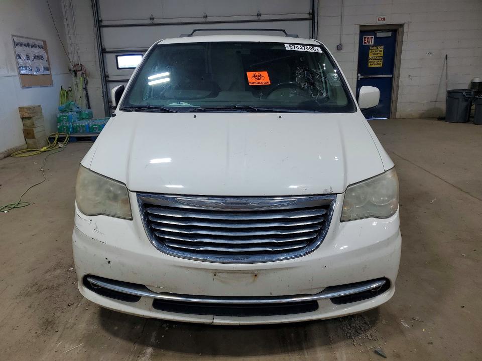 2011 Chrysler Voyager VIN 2A4RR5DG4BR797339 COPART salvage auction — FRONT END, Wv - Certificate Of Title, sold $725 on 2026-07-09 (photo 5)