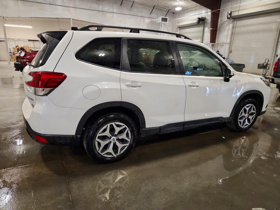 2024 Subaru Forester VIN JF2SKADC1RH471121 COPART salvage auction — SIDE, MN - CERT OF TITLE-SALVAGE, sold $11,200 on 2026-09-01 (photo 3)
