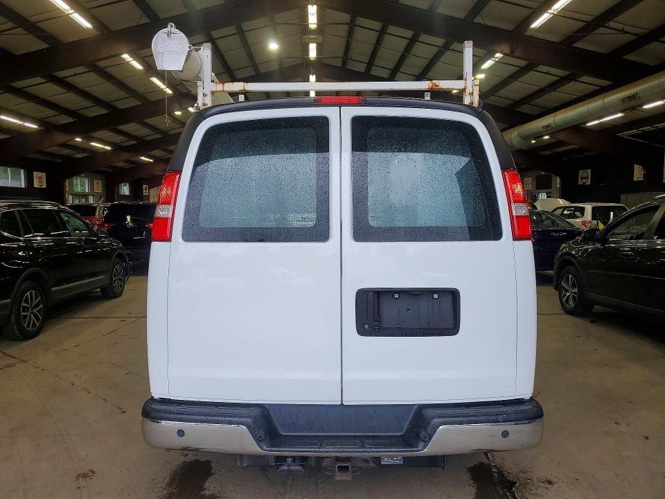 2018 Chevrolet Express 3500 VIN 1GCZGGFG0J1332449 COPART salvage auction — MINOR DENT/SCRATCHES, CT - CERTIFICATE OF TITLE, sold $450 on 2026-07-09 (photo 6)
