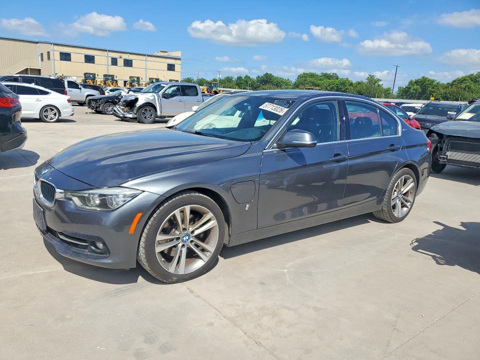 2018 BMW VIN WBA8E1C58JA758663 COPART salvage auction — MINOR DENT/SCRATCHES, Nj - Certificate Of Title, sold $675 on 2026-07-30 (photo 1)